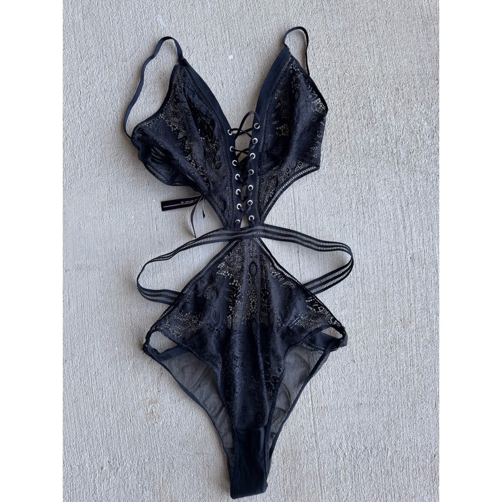 Victoria's Secret Sexy XL Black Rose Lace Lightly Lined Strappy Teddy NWOT